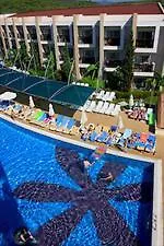 ホテル Tt Tropical Family Life Tropical サルゲルメ